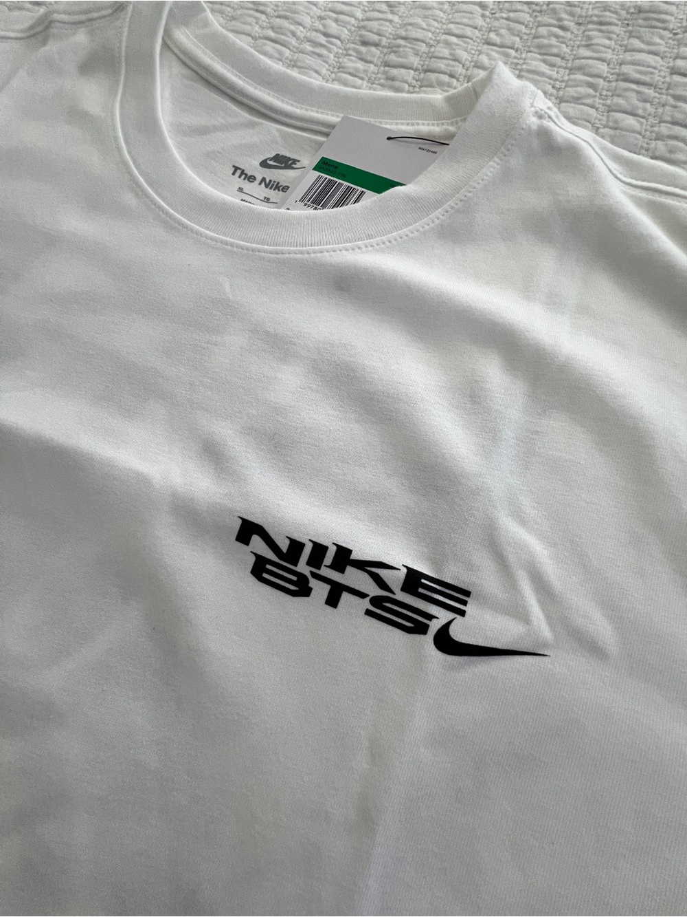 Nike x BTS Korea Exclusive Concert Merch Shirt - Picture 3 of 6